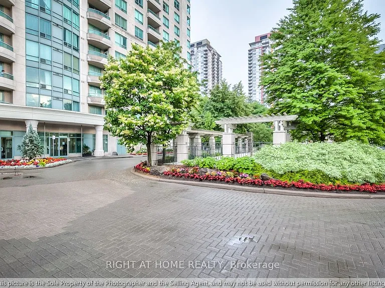 61 Town Centre Ct #1106 — Photo 17