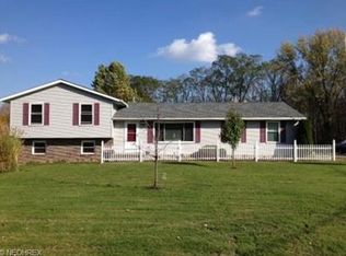 2069 Ridge Rd, Hinckley, OH 44233
