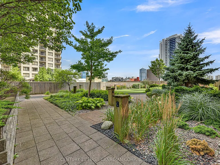 330 Ridout St N #1304 — Photo 18