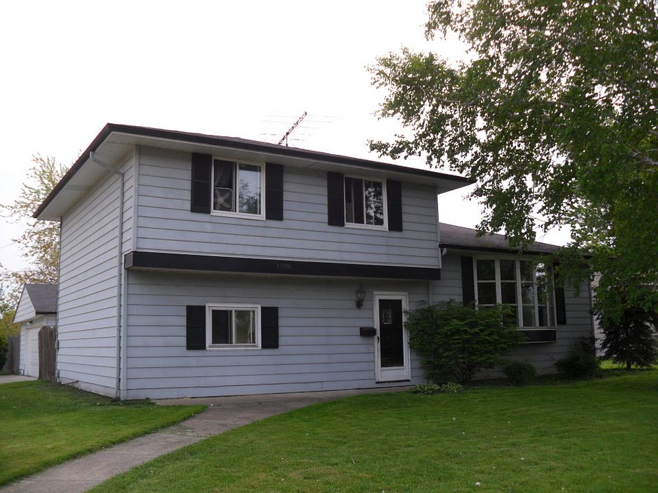 1st image of 35990 Hillcrest Dr