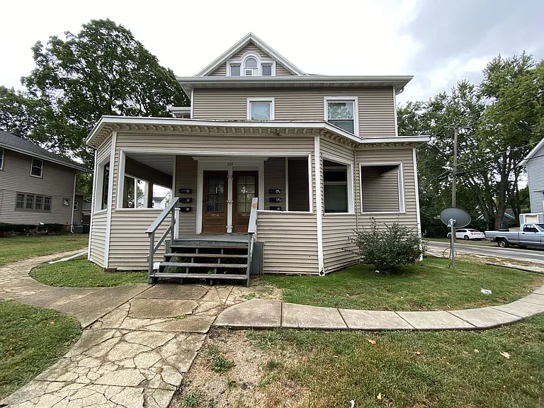 505 1/2 E Locust St #B — Photo 2