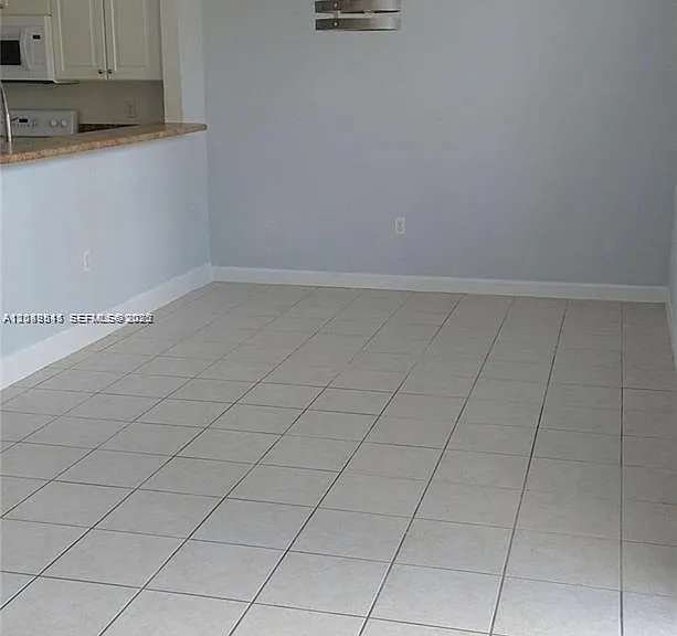 4163 NE 11th St #0 — Photo 14