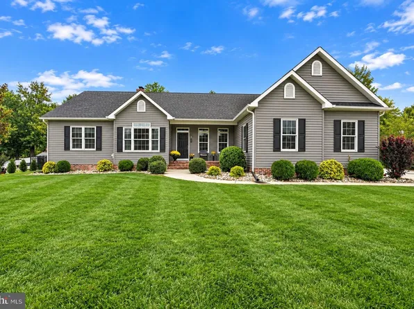 26 Elm St, Woodstown, NJ 08098