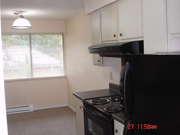 5th image of 17208 NE 45th St APT 10