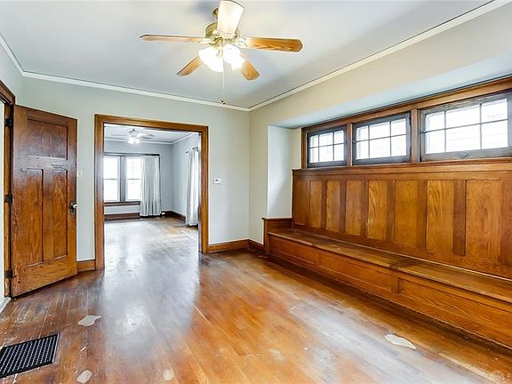 5th image of 444 Irving Ave