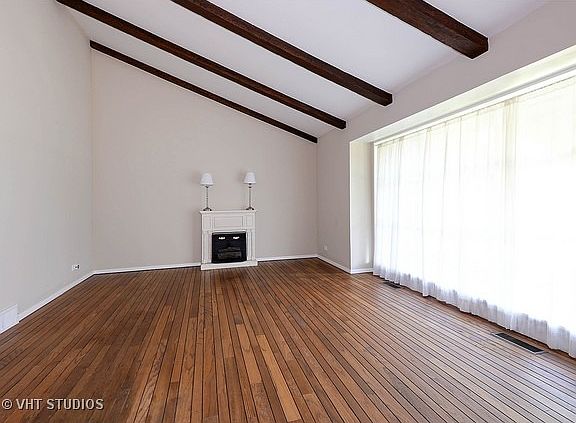 2nd image of 305 Crestwood Vlg