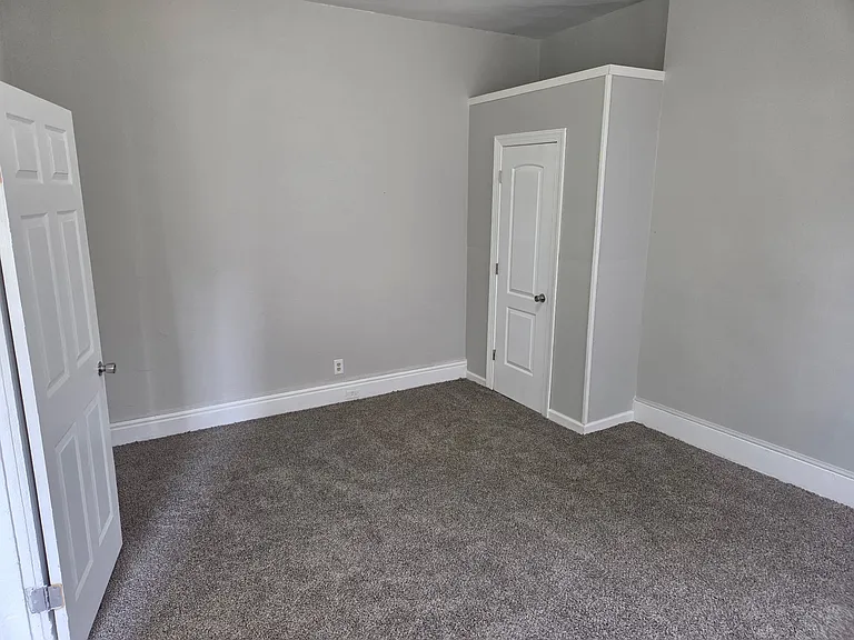 823B Pierce St #A — Photo 4