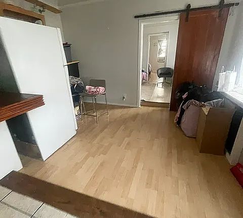 3rd image of 3954 Victory Blvd #2R