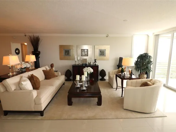 3510 Oaks Way #703, Pompano Beach, FL 33069