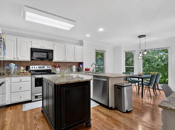 1650 N Plantation Dr, Cookeville, TN 38506