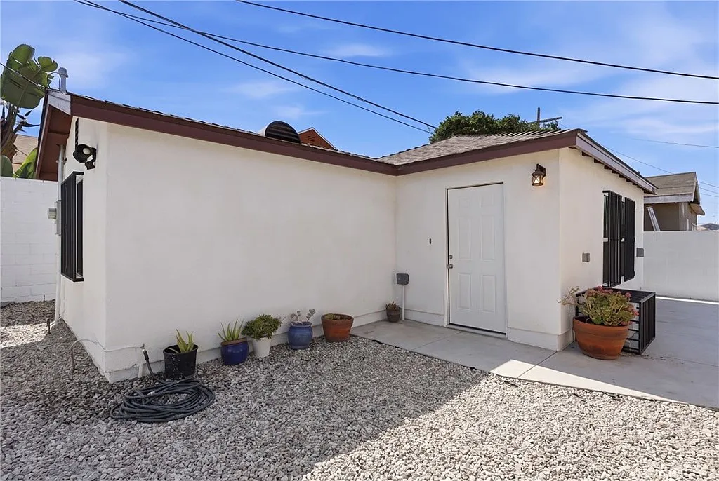 2 bed, 600 sqft, $2,700 — Photo 3