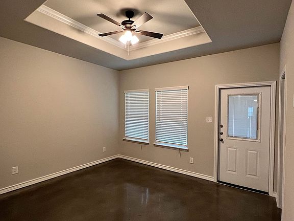 5th image of 922 Country Club Dr #A