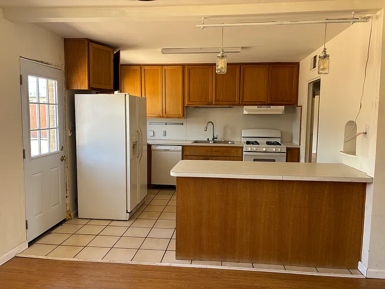 1814 Valencia Dr NE — Photo 11