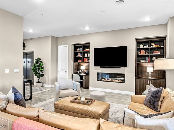 4th image of 9141 Las Manaitas Ave Unit 202