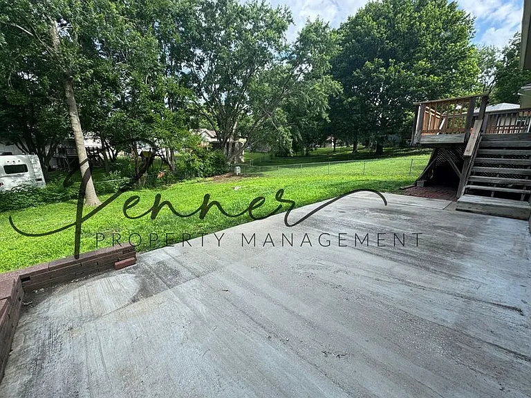 1145 NE 9th St — Photo 4