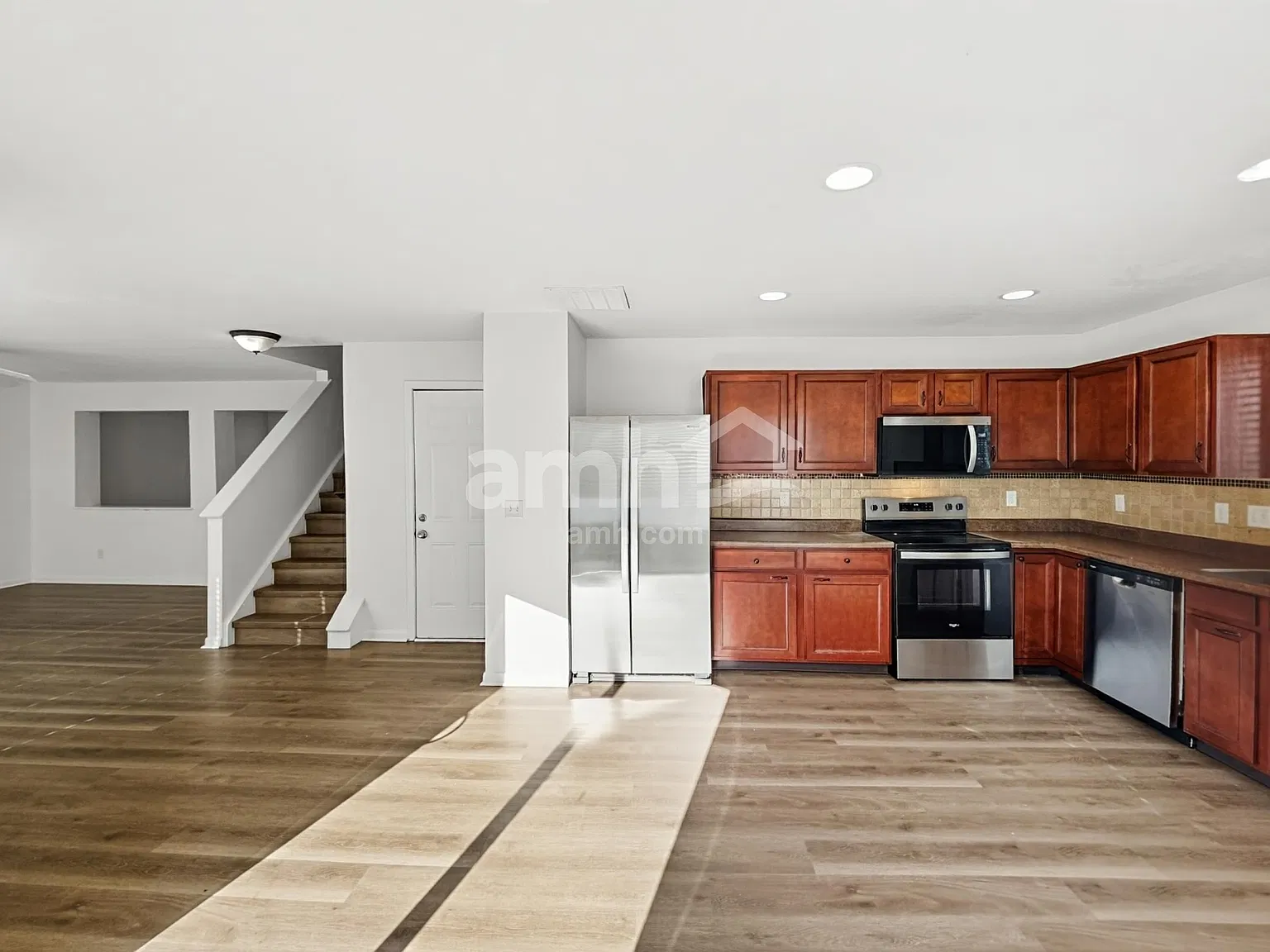 4 bed, 2.5 bath, 1829 sqft, $2,425 — Photo 3