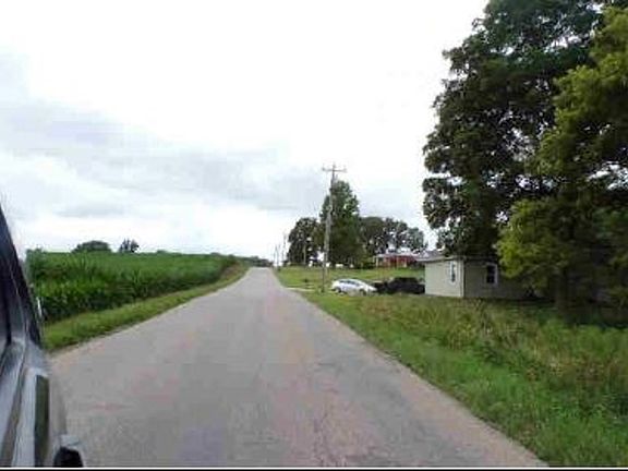 Exterior Neighborhood (street photo)