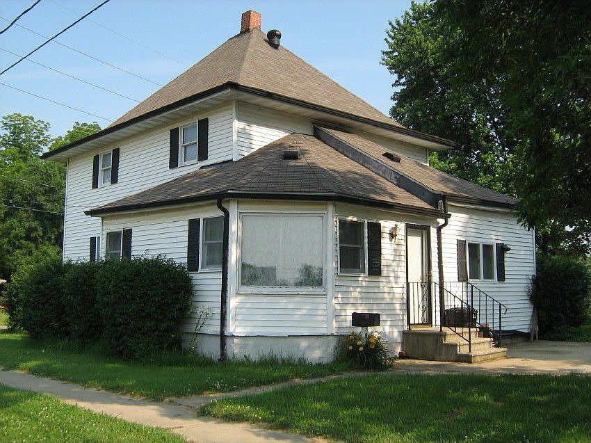 2nd image of 625 Willard St