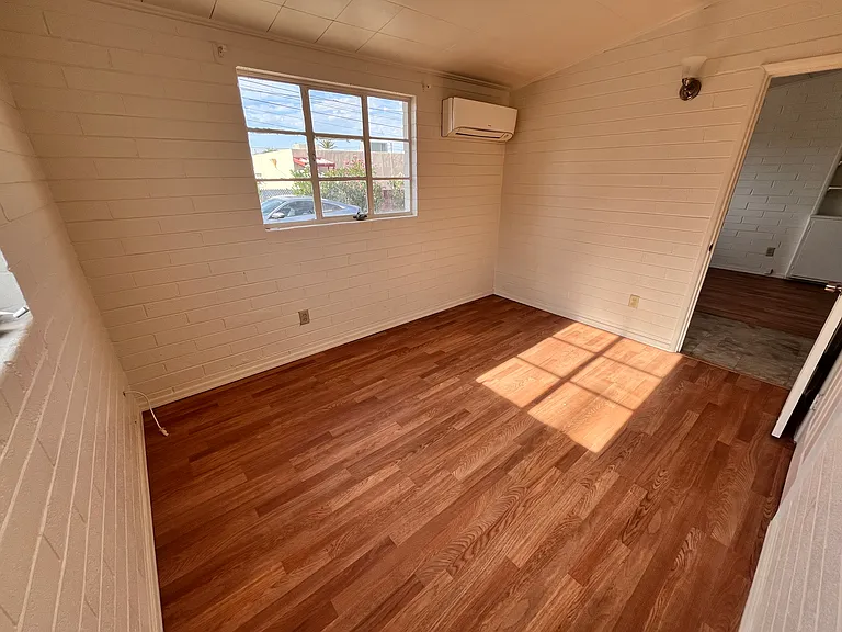 2528 N Fontana Ave #C — Photo 6