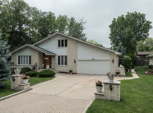 10028 S 86th Ct, Palos Hills, IL 60465