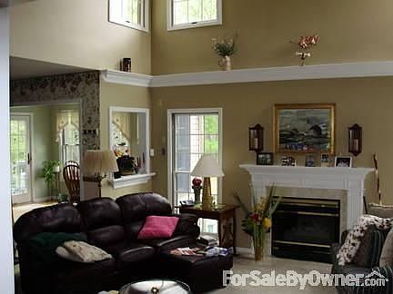 5th image of 1873 Carol Ln