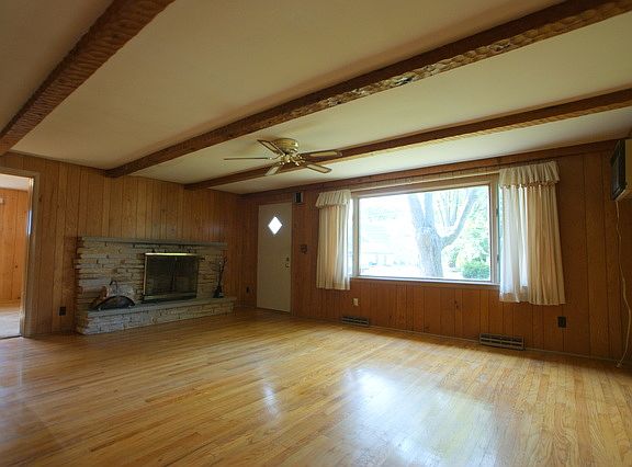 4th image of 20 N Lake Ave
