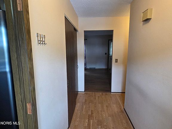 5th image of 3797 W Alexis Rd