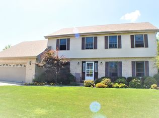 24148 S Navajo Dr, Channahon, IL 60410