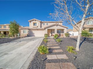 870 Amadova Dr, Perris, CA 92571