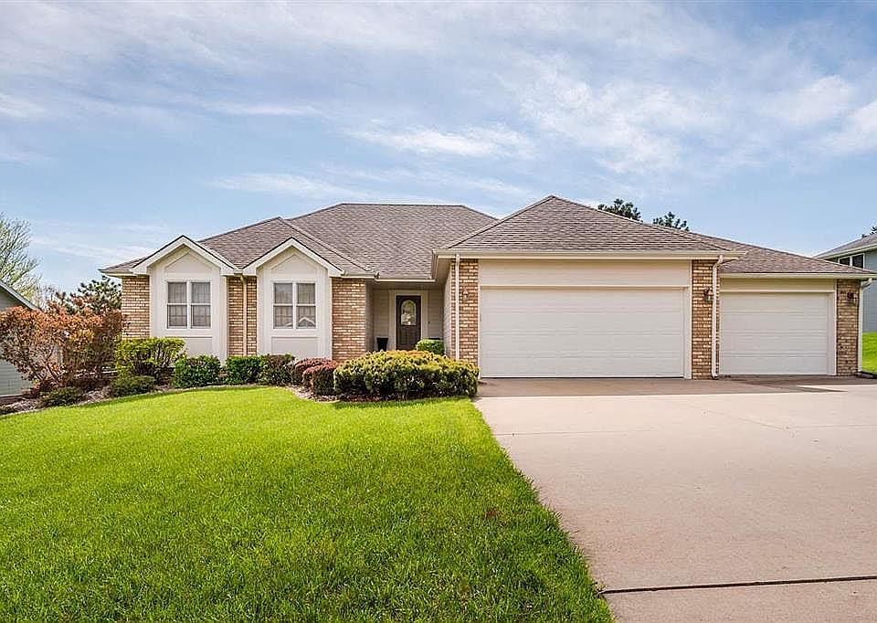 1st image of 102 Oakhill Dr