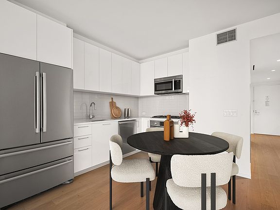 4th image of 685 1st Ave APT 25F