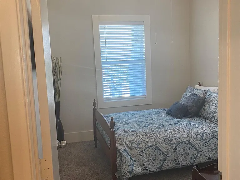 2708 Winbern St — Photo 6