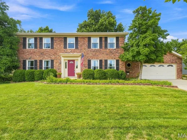 15011 Ridge Lake Dr, Chesterfield, MO 63017