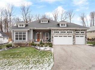 8188 Canyon Rdg, Chagrin Falls, OH 44023