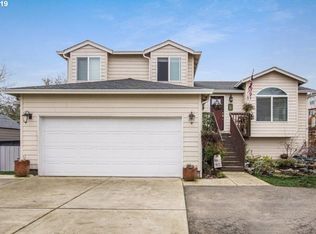 165 SE Lebleu Ln, Winston, OR 97496