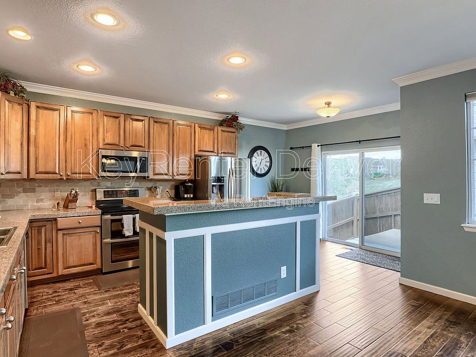 1st image of 22706 E Ottawa Pl