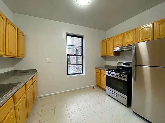 4th image of 83-39 Talbot St #C6