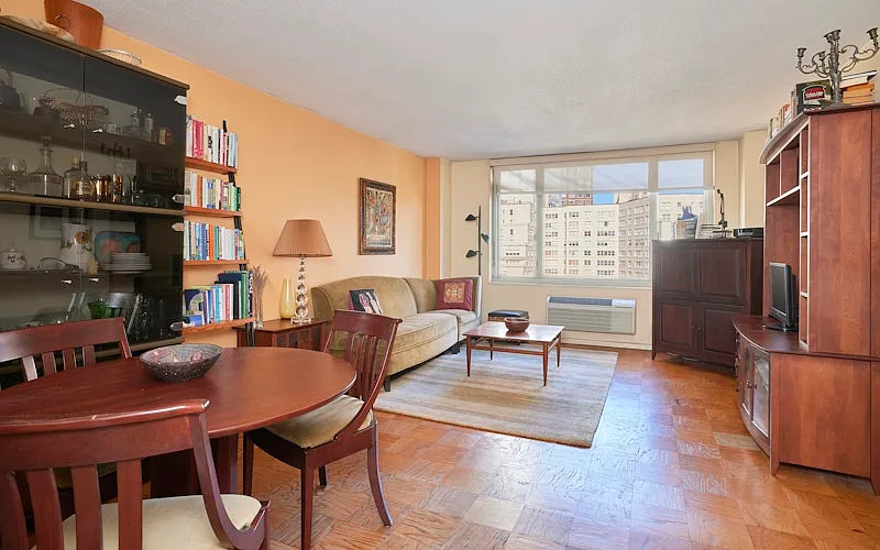 130 West 67th Street — Photo 3