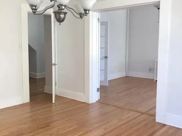 90 W 14th St #1, Bayonne, NJ 07002