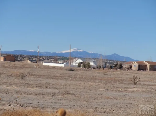 515 E Fredonia Dr, Pueblo West, CO 81007