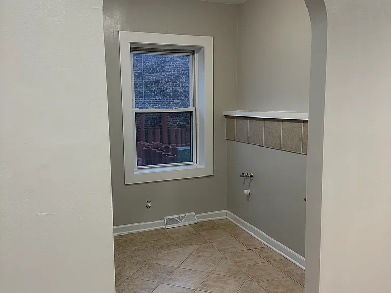 4621 S Archer Ave #1 — Photo 7