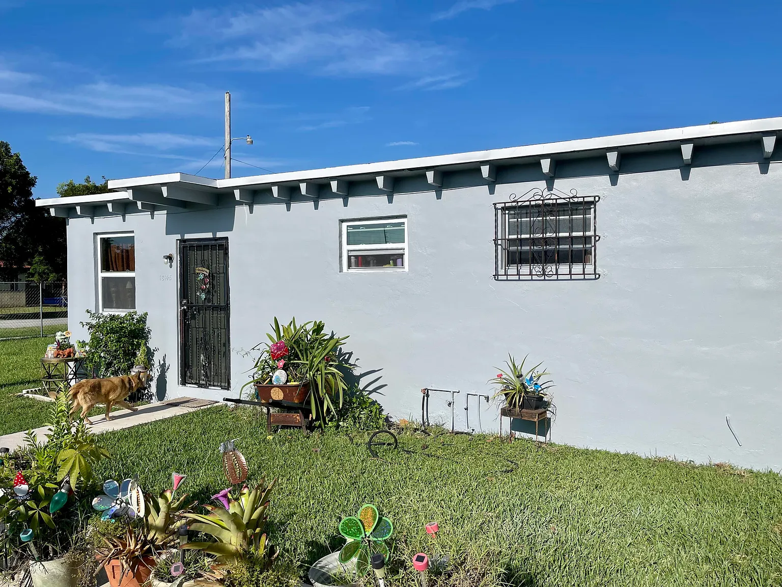 2 bed, 1.0 bath, 800 sqft, $1,800 — Photo 1