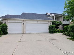 1953 Beverly Ln, Buffalo Grove, IL 60089