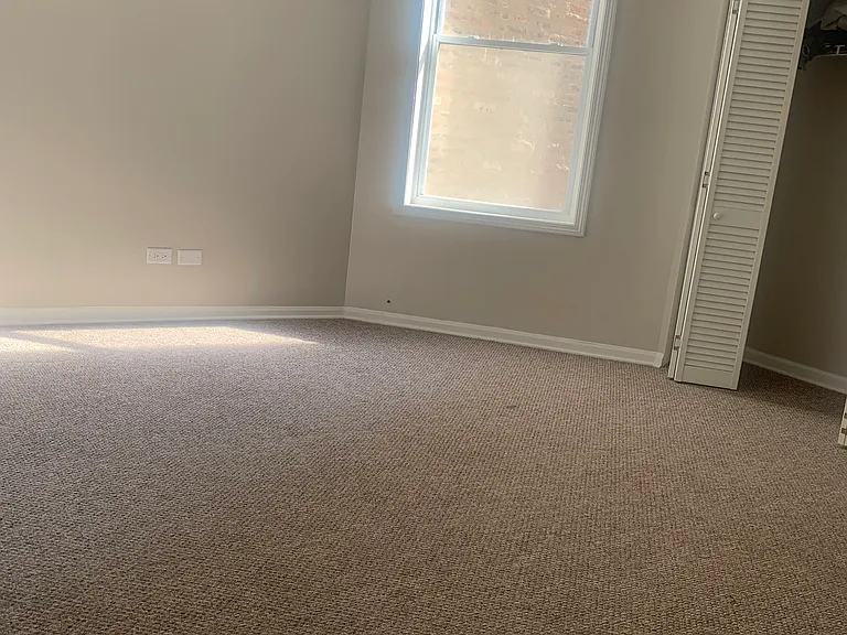 5040 S Michigan Ave #2 — Photo 4