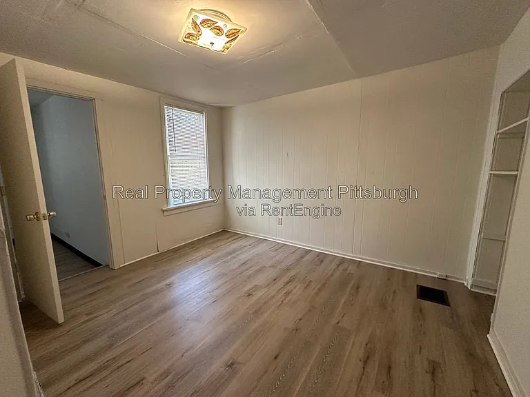 208 Rolfe St — Photo 9
