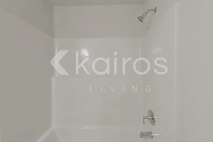 2401 Banyon Cir — Photo 16