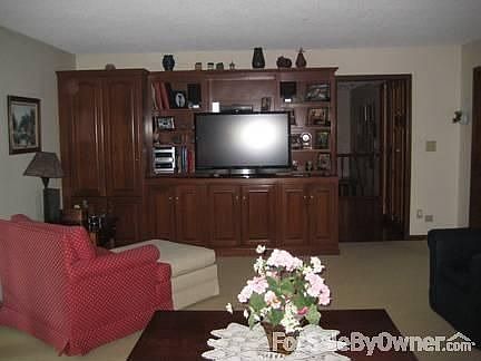 Great room
						:
						Cherry entertainment center with bar area