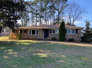 6407 Robinhood Ln NW, Huntsville, AL 35806