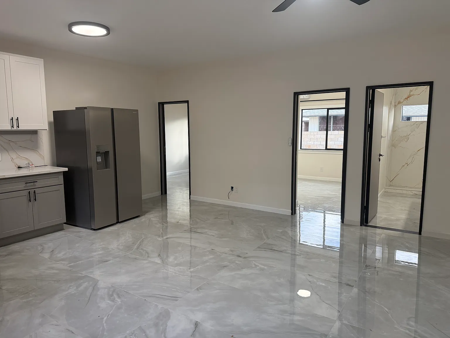 2 bed, 750 sqft, $3,200 — Photo 2
