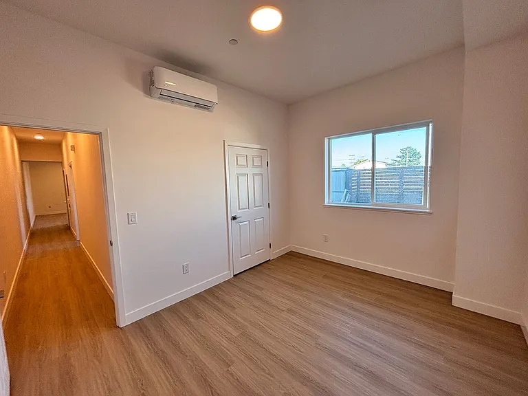 630 Harbour Way — Photo 33